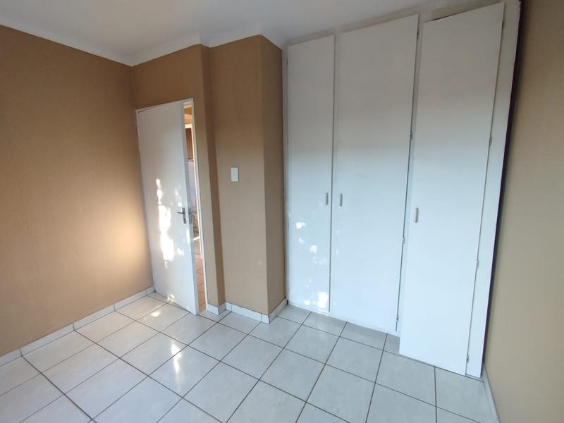 To Let 2 Bedroom Property for Rent in Weltevreden Park Gauteng