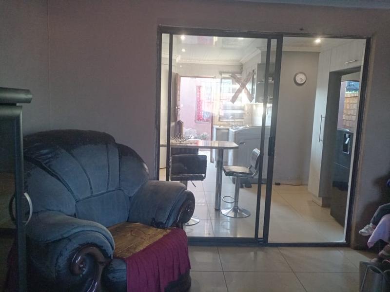 2 Bedroom Property for Sale in Palm Ridge Gauteng