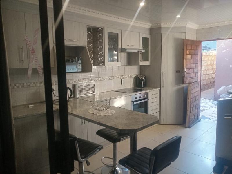 2 Bedroom Property for Sale in Palm Ridge Gauteng