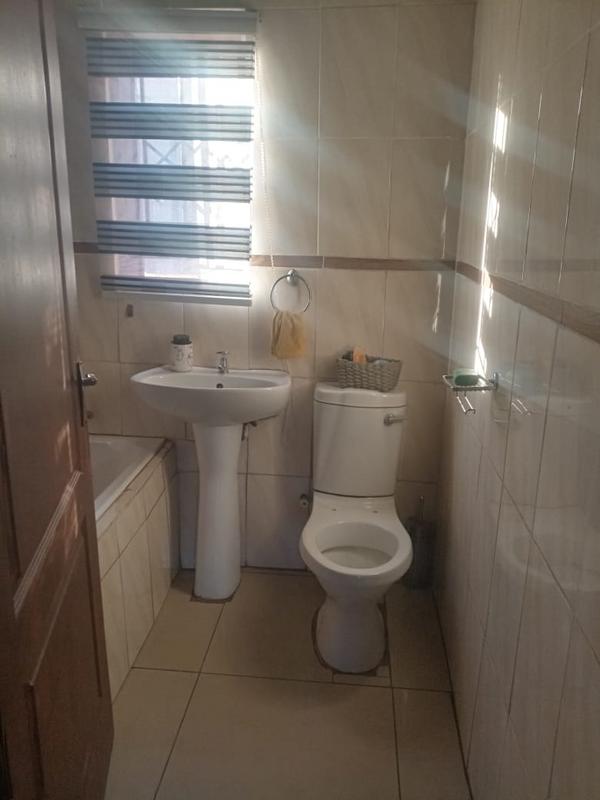 2 Bedroom Property for Sale in Palm Ridge Gauteng