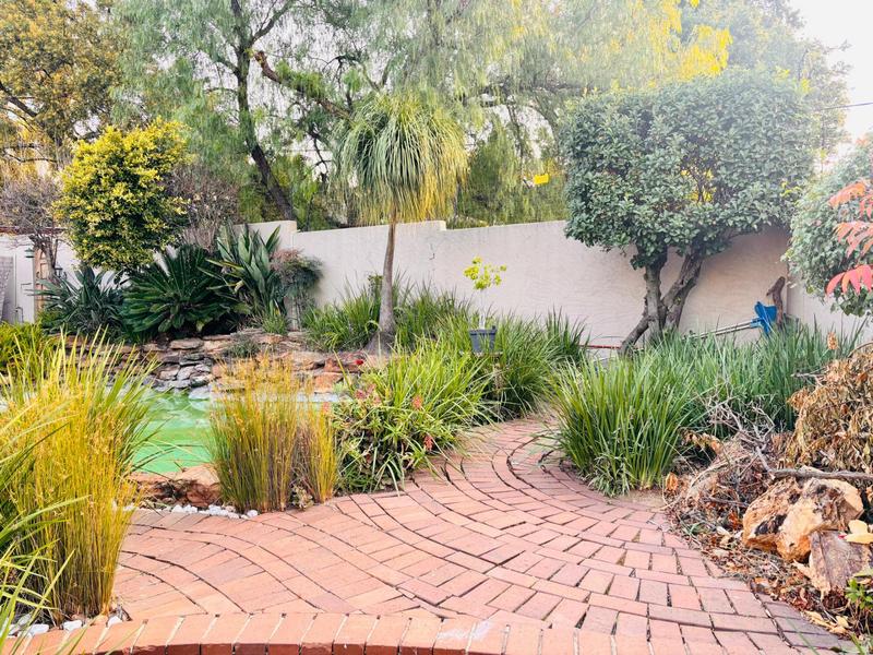 To Let 1 Bedroom Property for Rent in Blairgowrie Gauteng
