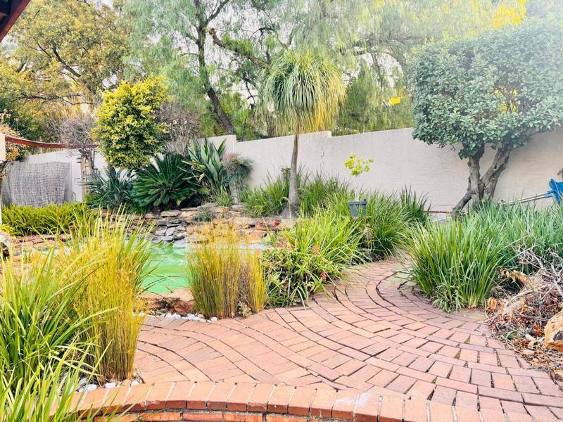To Let 1 Bedroom Property for Rent in Blairgowrie Gauteng