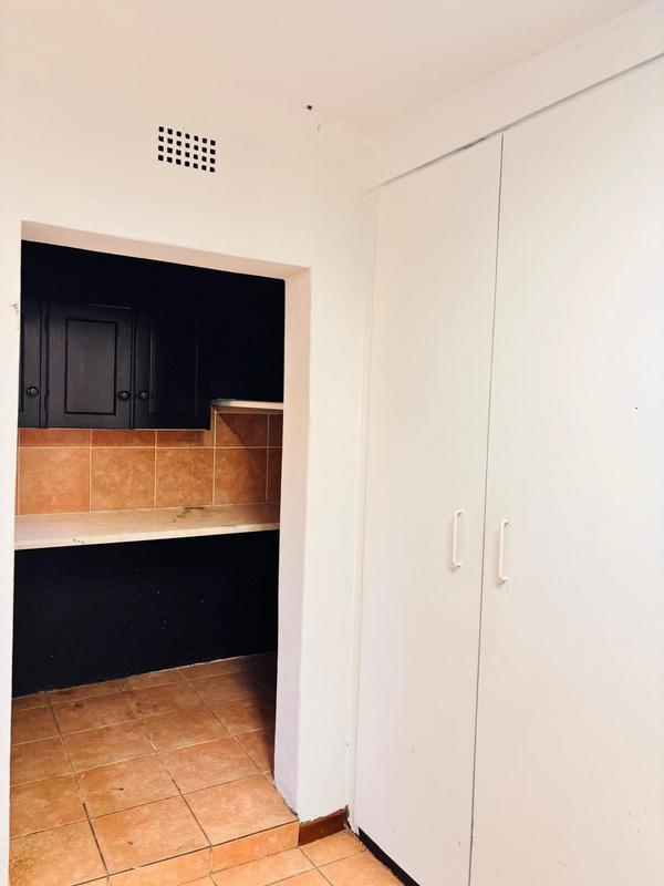To Let 1 Bedroom Property for Rent in Blairgowrie Gauteng