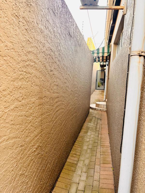 To Let 1 Bedroom Property for Rent in Blairgowrie Gauteng