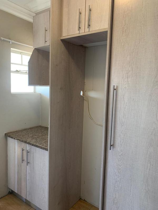 To Let 2 Bedroom Property for Rent in Fleurhof Gauteng