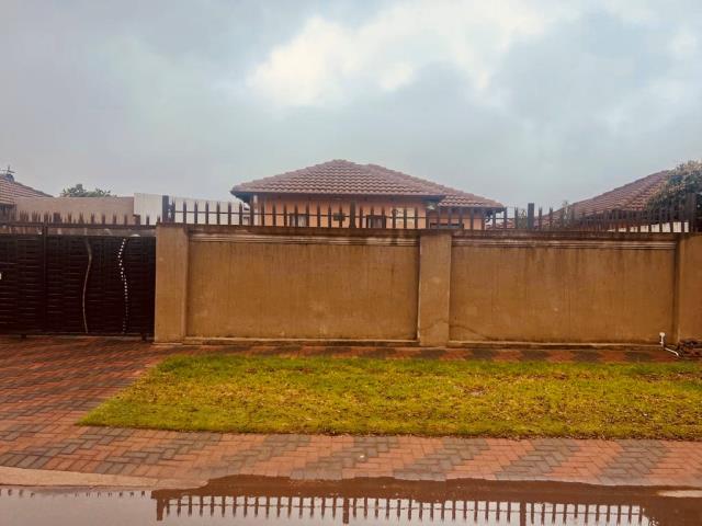 3 Bedroom Property for Sale in Goudrand Gauteng