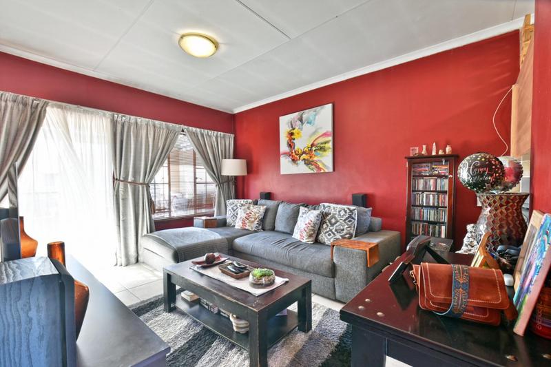 2 Bedroom Property for Sale in Meredale Gauteng
