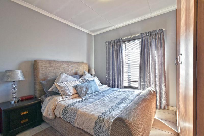 2 Bedroom Property for Sale in Meredale Gauteng