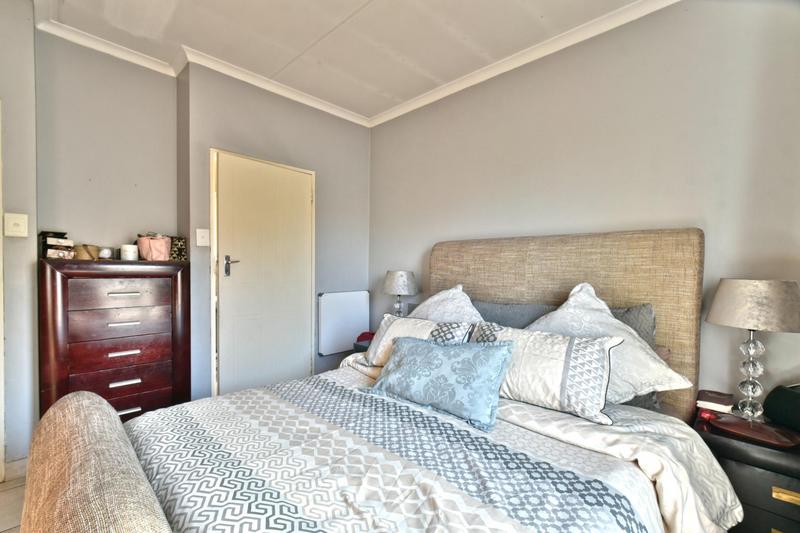2 Bedroom Property for Sale in Meredale Gauteng