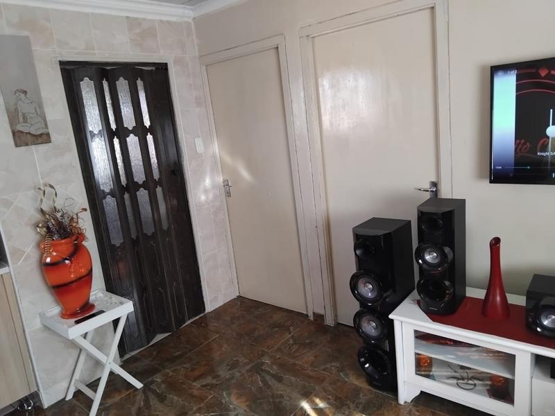 2 Bedroom Property for Sale in Soshanguve GG Gauteng