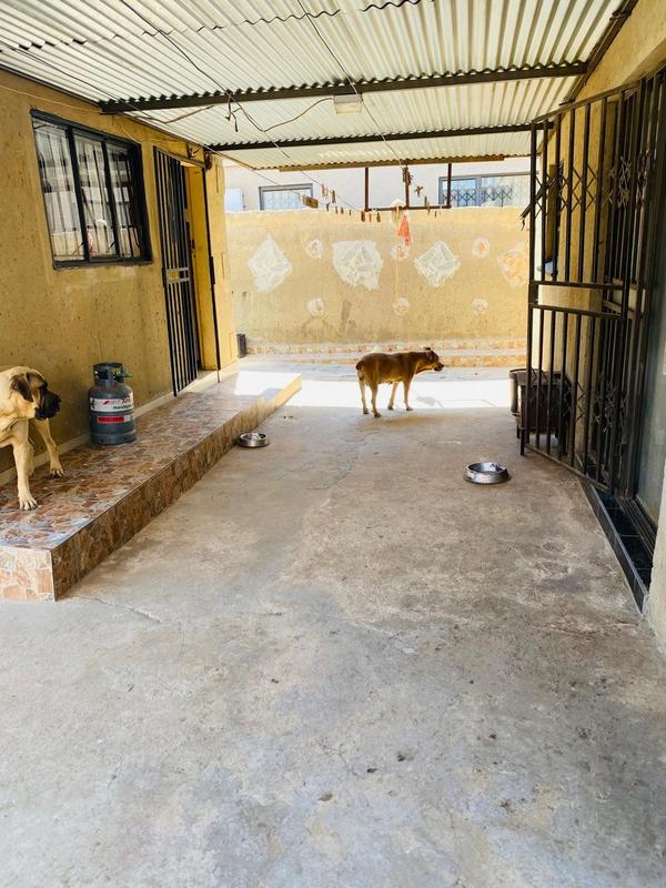 2 Bedroom Property for Sale in Braamfischerville Gauteng