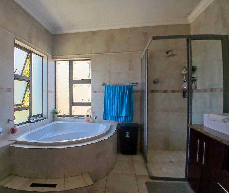4 Bedroom Property for Sale in Ruimsig Gauteng