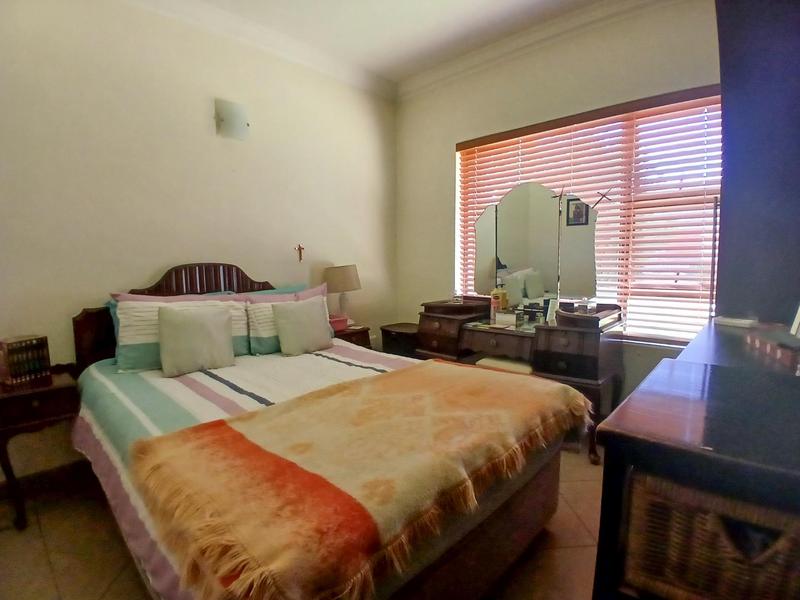 4 Bedroom Property for Sale in Ruimsig Gauteng
