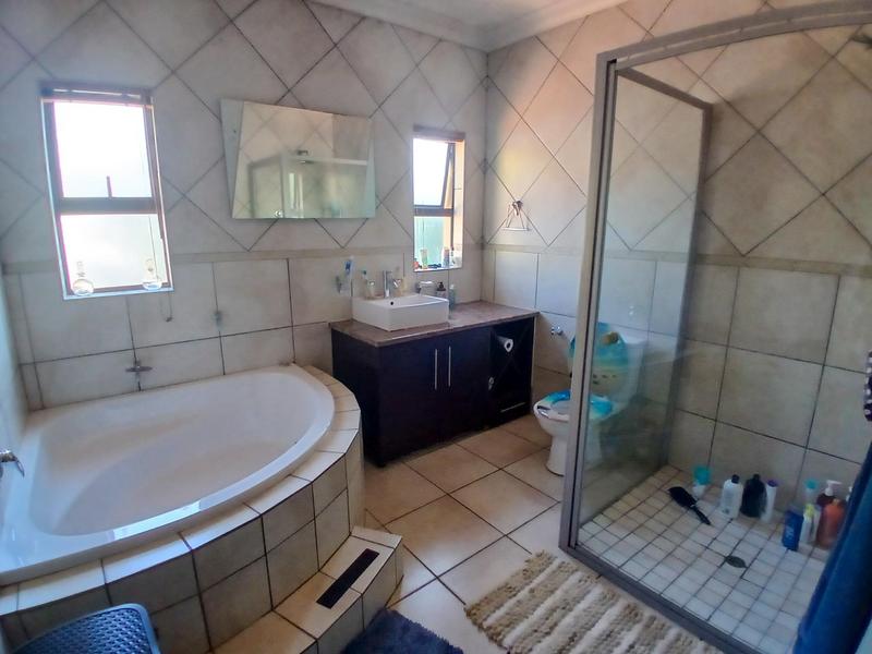 4 Bedroom Property for Sale in Ruimsig Gauteng
