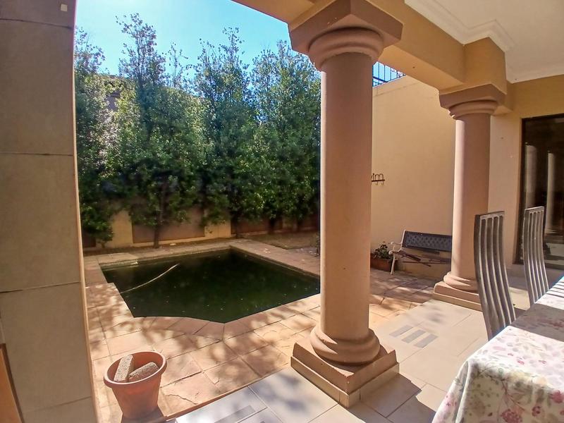 4 Bedroom Property for Sale in Ruimsig Gauteng