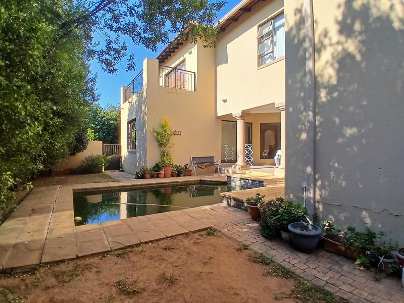 4 Bedroom Property for Sale in Ruimsig Gauteng