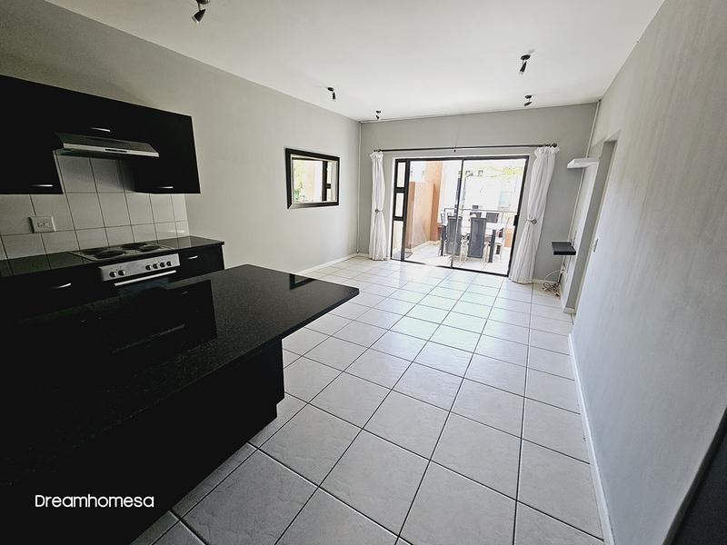 To Let 2 Bedroom Property for Rent in Bryanston Gauteng