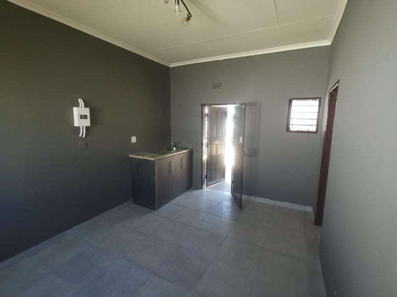To Let 1 Bedroom Property for Rent in Primrose Gauteng