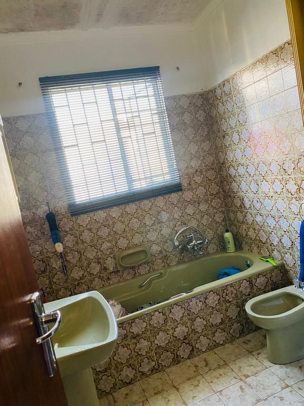 2 Bedroom Property for Sale in Bezuidenhout Valley Gauteng