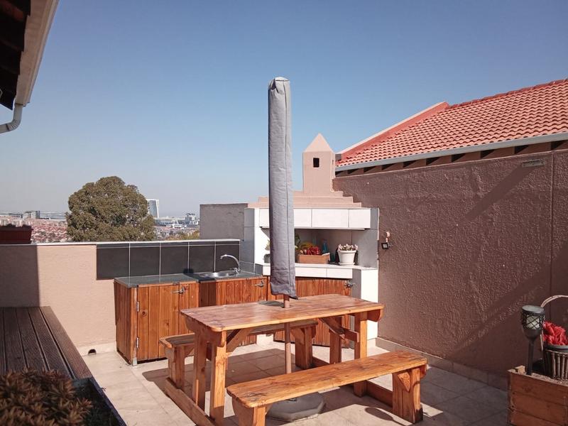 3 Bedroom Property for Sale in Vorna Valley Gauteng