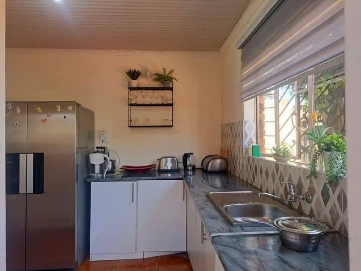 5 Bedroom Property for Sale in Marimba Gardens Gauteng