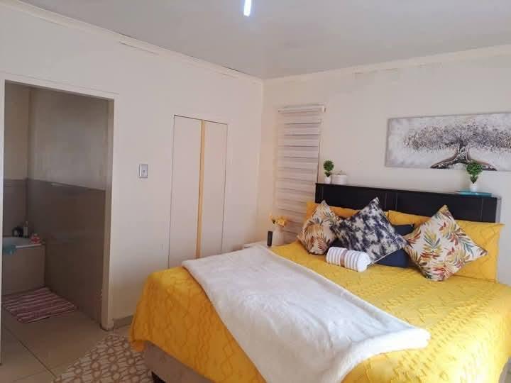 5 Bedroom Property for Sale in Marimba Gardens Gauteng
