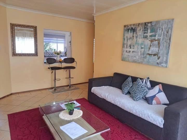 5 Bedroom Property for Sale in Marimba Gardens Gauteng