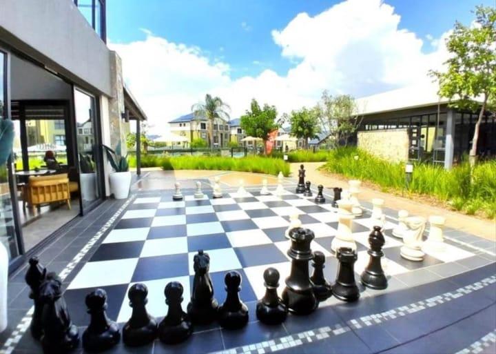 To Let 2 Bedroom Property for Rent in Waterfall Gauteng