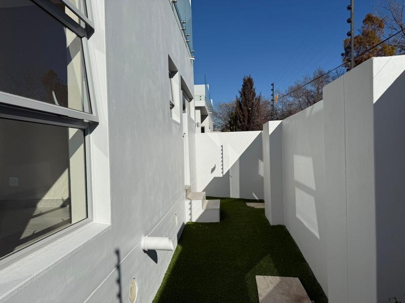 To Let 3 Bedroom Property for Rent in Bryanston Gauteng