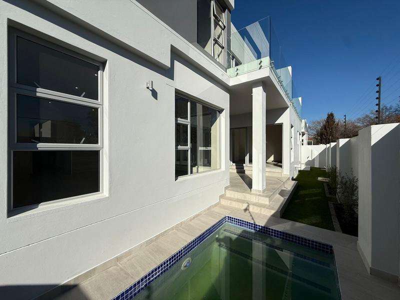 To Let 3 Bedroom Property for Rent in Bryanston Gauteng