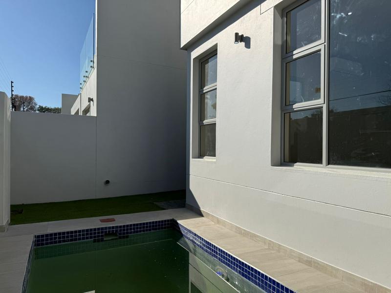 To Let 3 Bedroom Property for Rent in Bryanston Gauteng