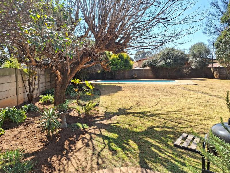 3 Bedroom Property for Sale in Strubenvale Gauteng