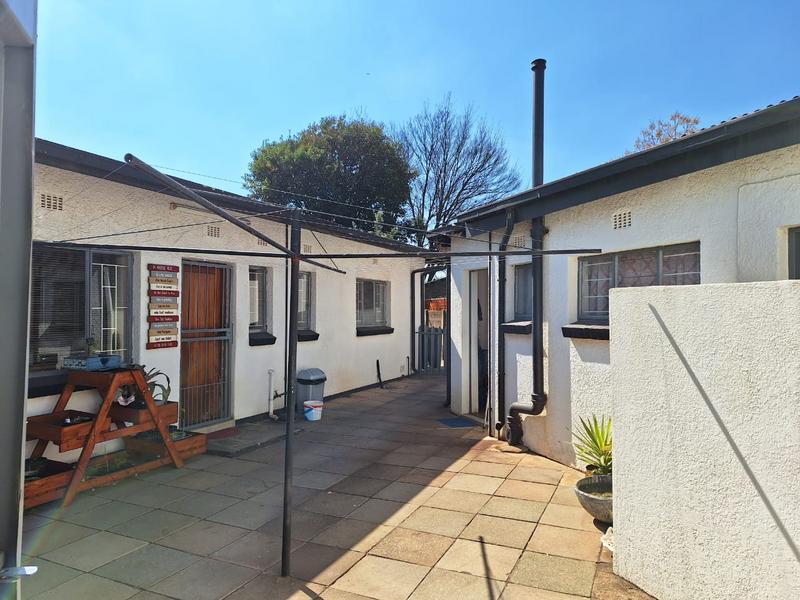 3 Bedroom Property for Sale in Strubenvale Gauteng