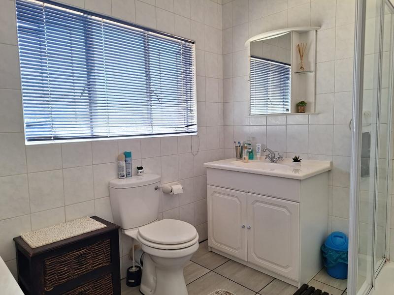 3 Bedroom Property for Sale in Strubenvale Gauteng