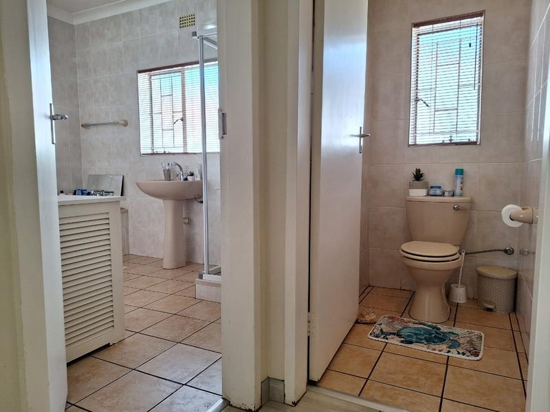 3 Bedroom Property for Sale in Strubenvale Gauteng
