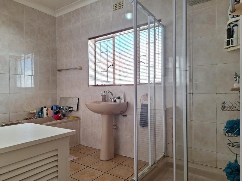 3 Bedroom Property for Sale in Strubenvale Gauteng