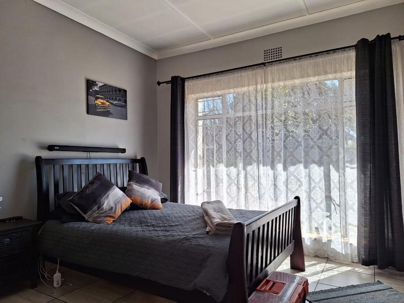 3 Bedroom Property for Sale in Strubenvale Gauteng