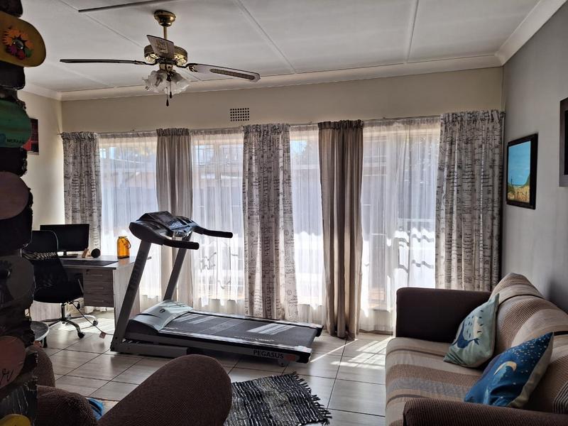 3 Bedroom Property for Sale in Strubenvale Gauteng