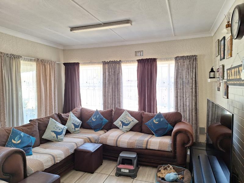 3 Bedroom Property for Sale in Strubenvale Gauteng