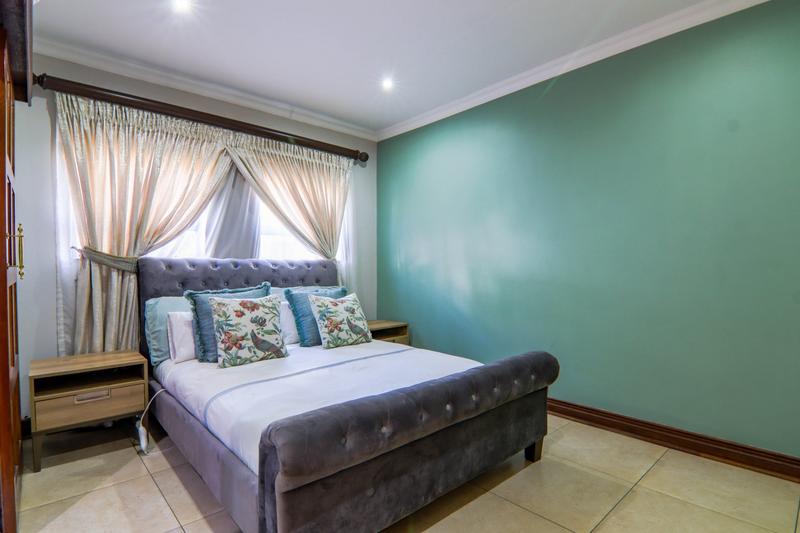 To Let 5 Bedroom Property for Rent in Copperleaf Estate Gauteng