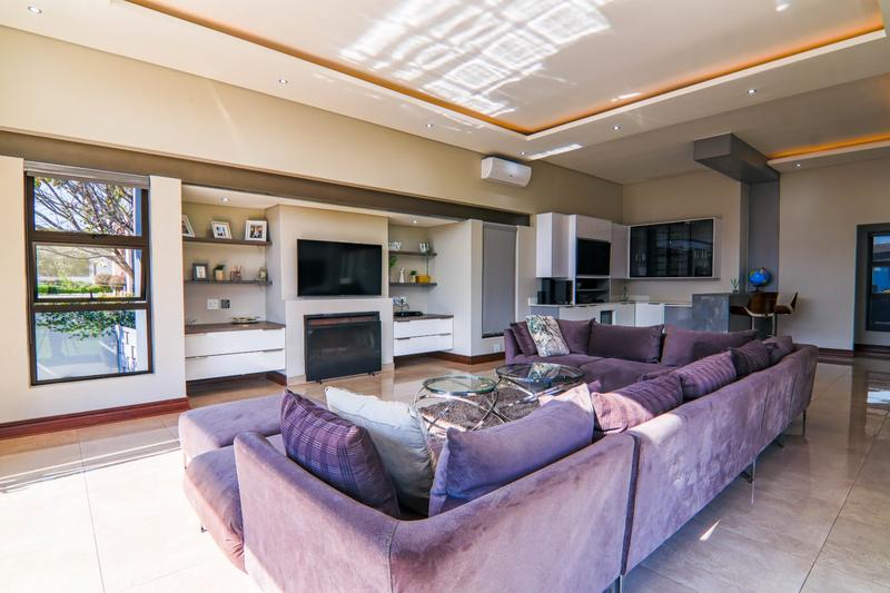 To Let 5 Bedroom Property for Rent in Copperleaf Estate Gauteng