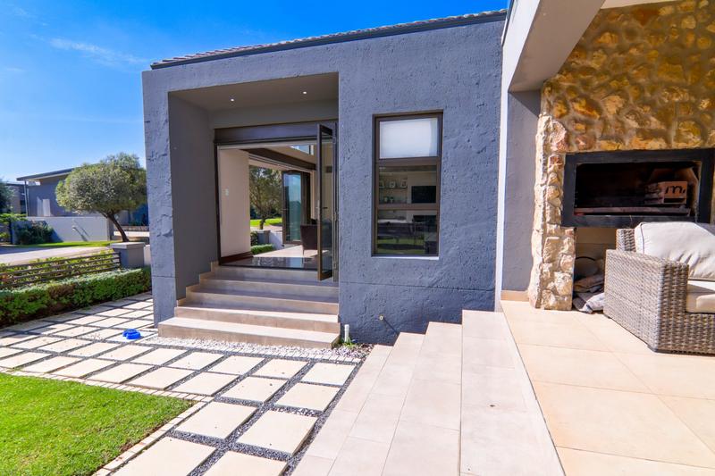 To Let 5 Bedroom Property for Rent in Copperleaf Estate Gauteng