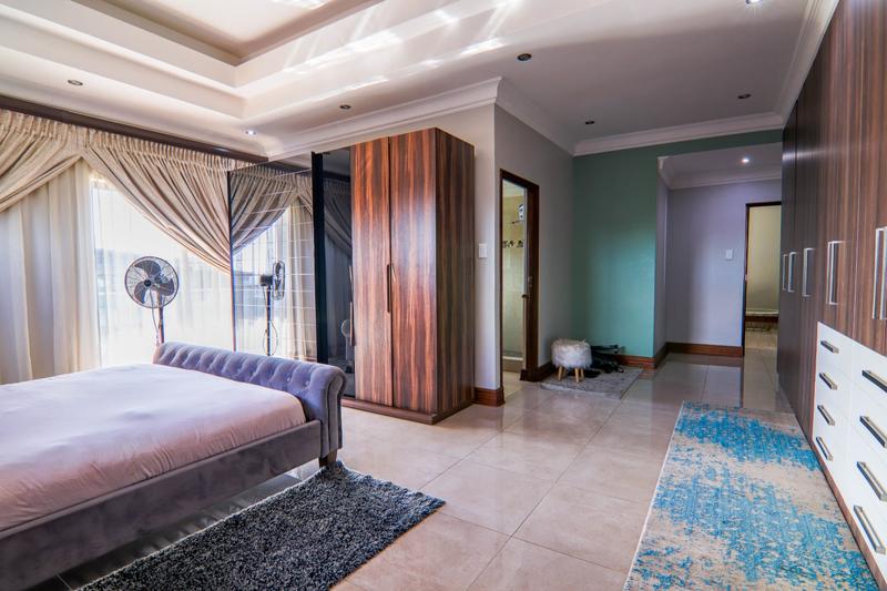 To Let 5 Bedroom Property for Rent in Copperleaf Estate Gauteng