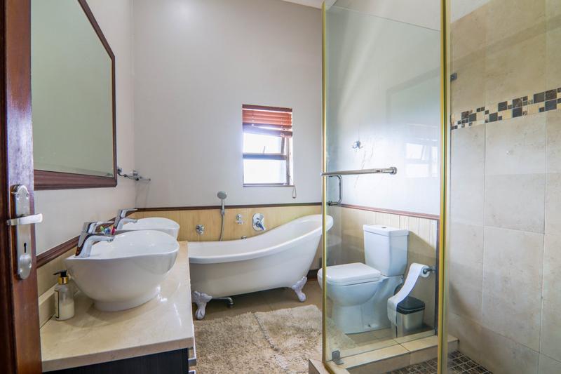 To Let 5 Bedroom Property for Rent in Copperleaf Estate Gauteng