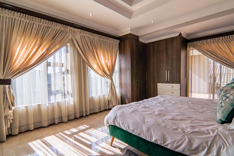 To Let 5 Bedroom Property for Rent in Copperleaf Estate Gauteng