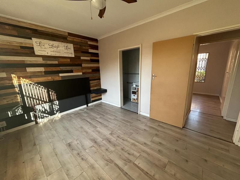 3 Bedroom Property for Sale in Rooihuiskraal Gauteng
