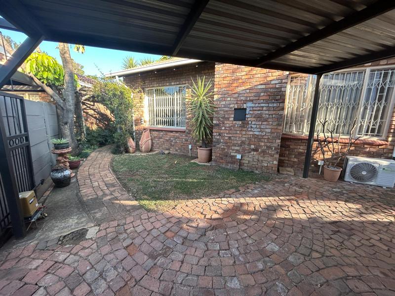 3 Bedroom Property for Sale in Rooihuiskraal Gauteng