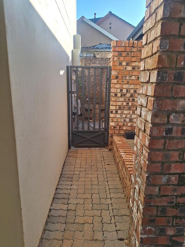 To Let 1 Bedroom Property for Rent in Ferndale Gauteng