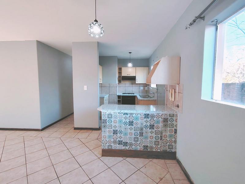2 Bedroom Property for Sale in Monavoni Gauteng