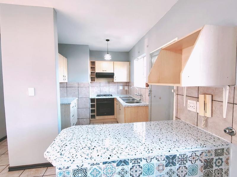 2 Bedroom Property for Sale in Monavoni Gauteng